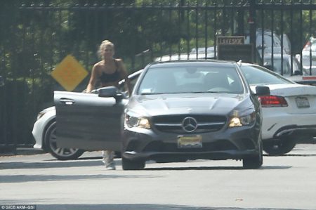 370F33D800000578-3732609-Heading_home_Sofia_Richie_was_spotted_leaving_Justin_Bieber_s_ho-a-60_1470808410481