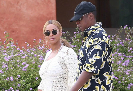 37559E0B00000578-3745603-Cute_couple_Beyonce_34_was_enjoying_another_day_of_rest_and_rela-m-48_1471466021012