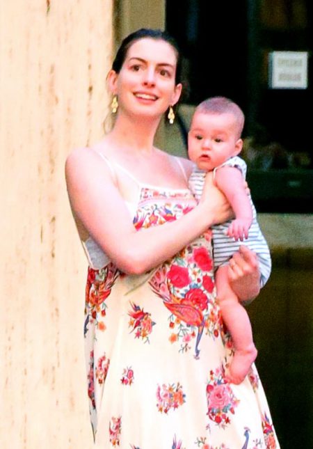 anne-hathaway-out-with-husband-new-baby-boy-nyc-8-16-2016-1_thumbnail (1)