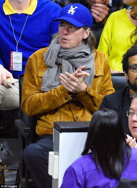 25332f4100000578-2933748-not_in_the_best_health_in_december_while_at_an_la_clippers_game_-m-174_1422661278746