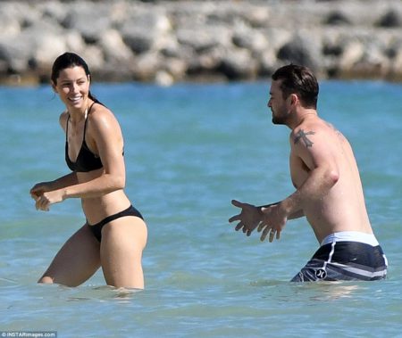 3a3d361c00000578-3924454-getting_away_from_it_all_justin_has_had_a_pretty_hectic_schedule-m-132_1478803357314