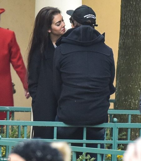 3aaca7ab00000578-3963612-she_s_pleased_the_brunette_offered_her_boyfriend_a_coy_smile_dur-a-7_1479897645151