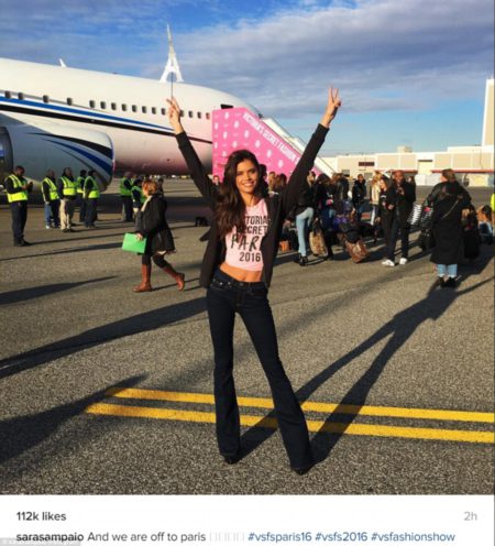 3acc970200000578-3979134-natural_beauty_sara_sampaio_posed_on_the_tarmac_with_an_eiffel_t-a-12_1480368029710