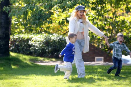 britney-spears-lifetime-biopic-100616-06-1475770791-640x427