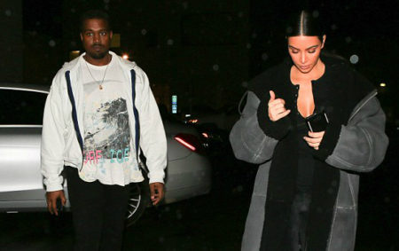 3cf1ee5e00000578-4202394-rockin_it_kanye_was_laid_back_in_a_monochrome_style_outfit_optin-a-12_1486537264401