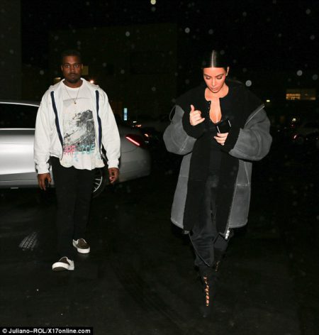 3cf1ee5e00000578-4202394-rockin_it_kanye_was_laid_back_in_a_monochrome_style_outfit_optin-a-12_1486537264401